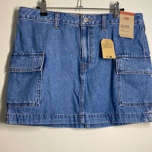 Levi’s 94’ Cargo Mini Skirt Size 28